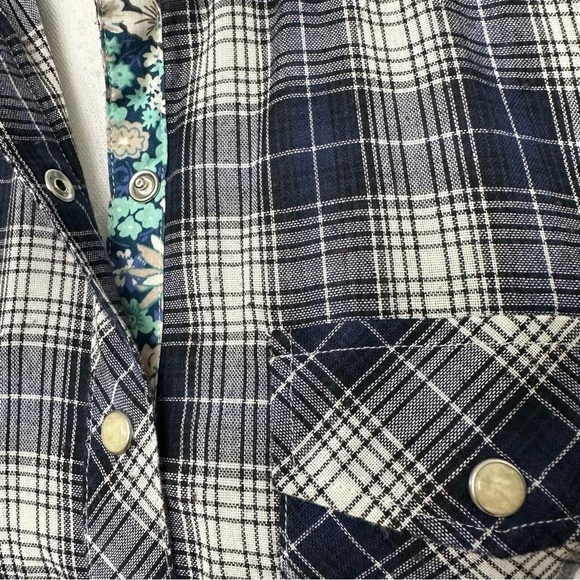 Rock Roll n Soul Plaid Western Shirt With Floral Details SZ Small NEW WITH TAGS - Picture 3 of 7